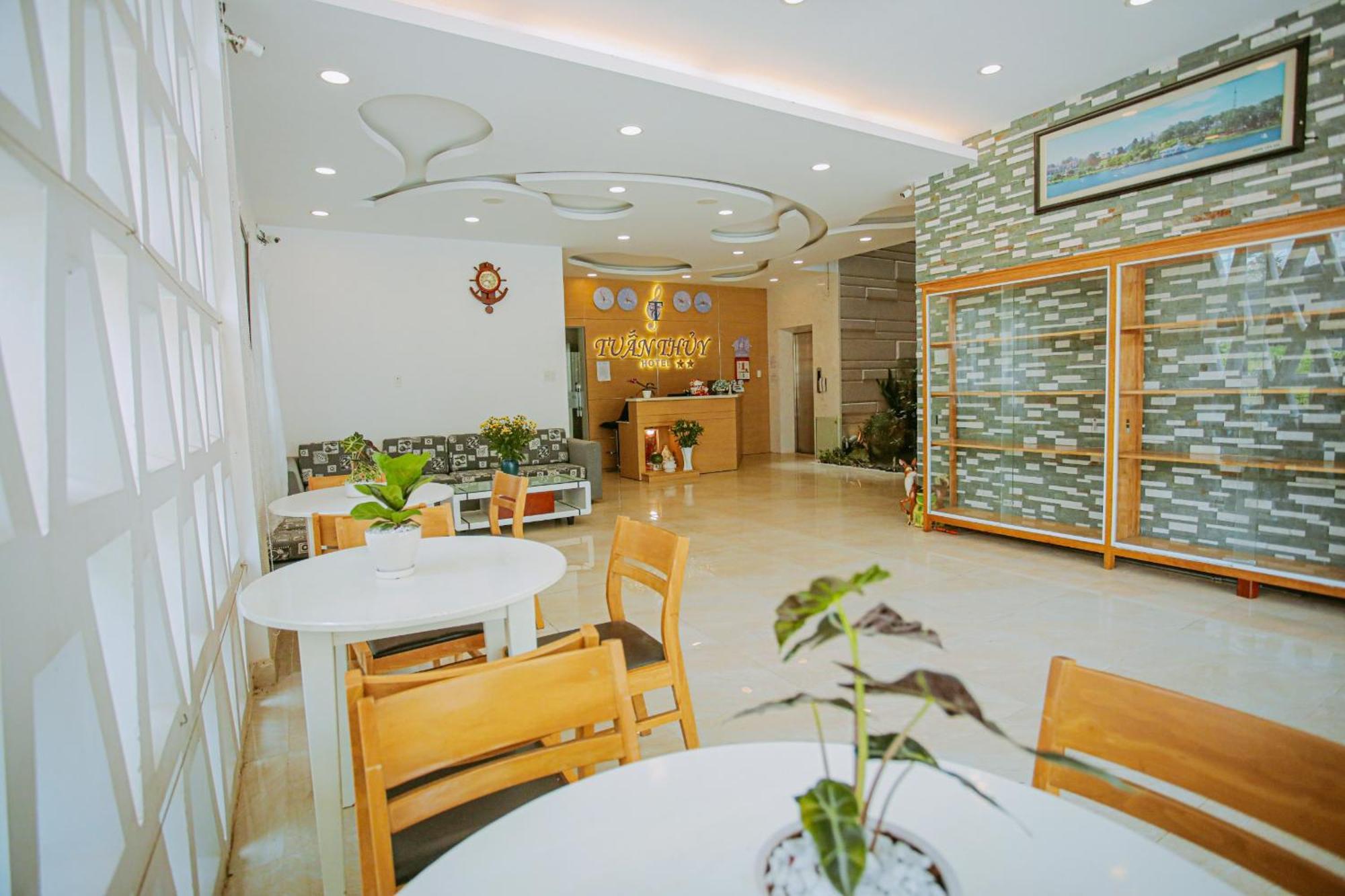Tuan Thuy Hotel Dalat Luaran gambar